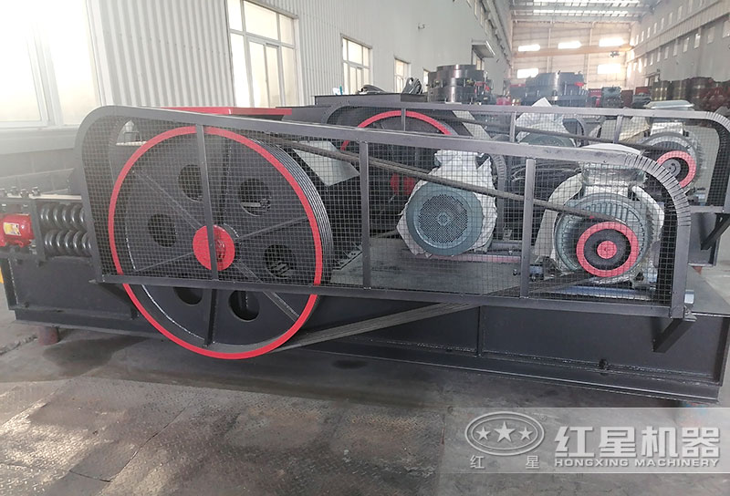 對(duì)輥制砂機(jī)車間實(shí)拍